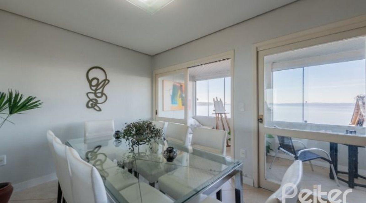 Casa à venda com 215m², 3 dormitórios, 1 suíte, 2 vagas, no bairro Sétimo Céu em Porto Alegre