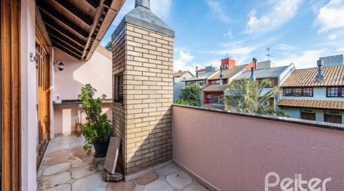 Casa em Condomínio à venda com 181m², 3 dormitórios, 1 suíte, 3 vagas, no bairro Tristeza em PORTO ALEGRE