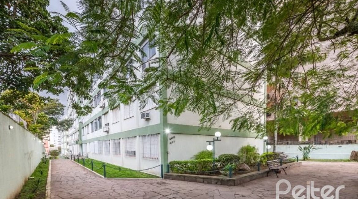 Apartamento à venda com 59m², 2 dormitórios, no bairro Tristeza em Porto Alegre