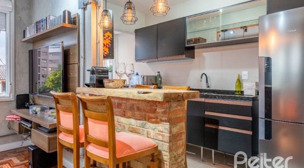 Apartamento à venda com 59m², 2 dormitórios, no bairro Tristeza em Porto Alegre