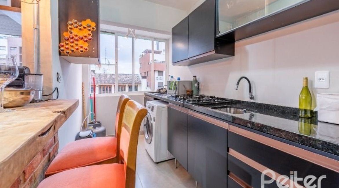 Apartamento à venda com 59m², 2 dormitórios, no bairro Tristeza em Porto Alegre