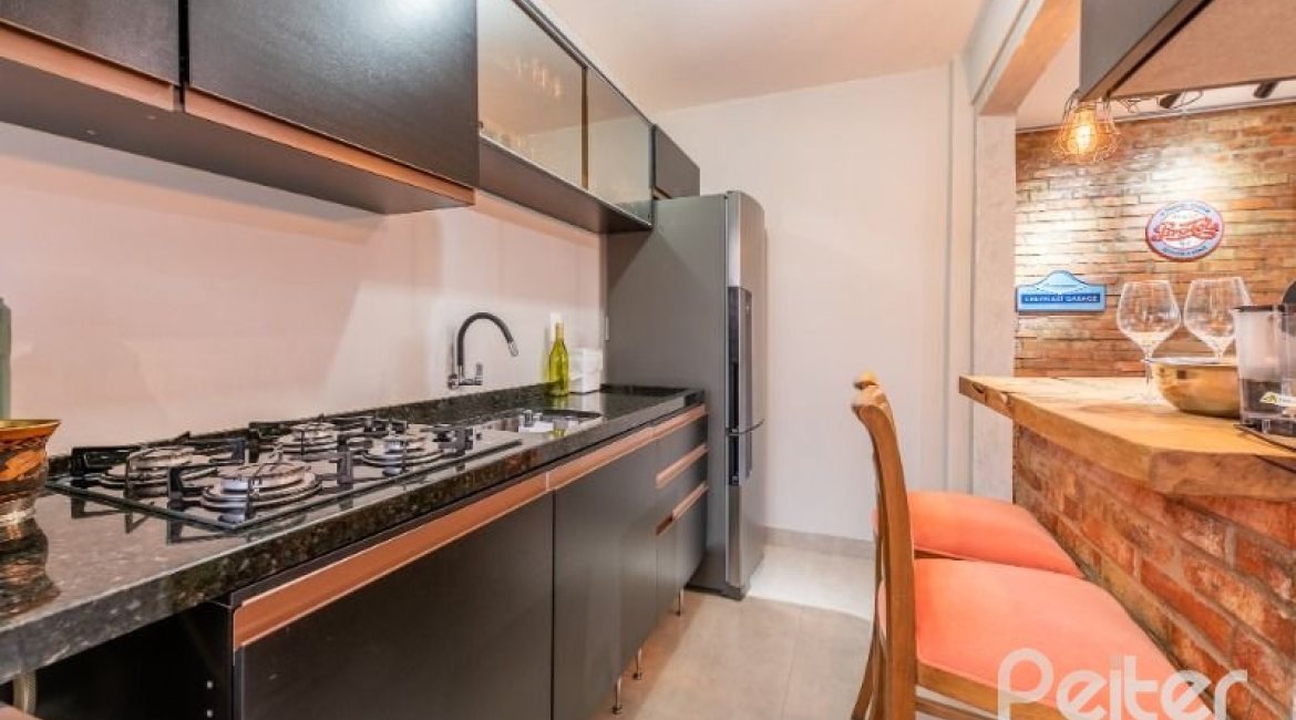 Apartamento à venda com 59m², 2 dormitórios, no bairro Tristeza em Porto Alegre