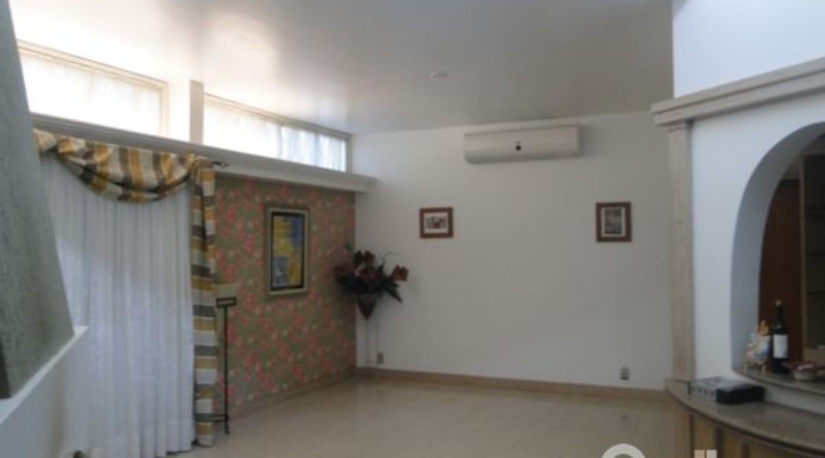 Casa à venda com 333m², 3 dormitórios, 1 suíte, 3 vagas, no bairro Ipanema em Porto Alegre