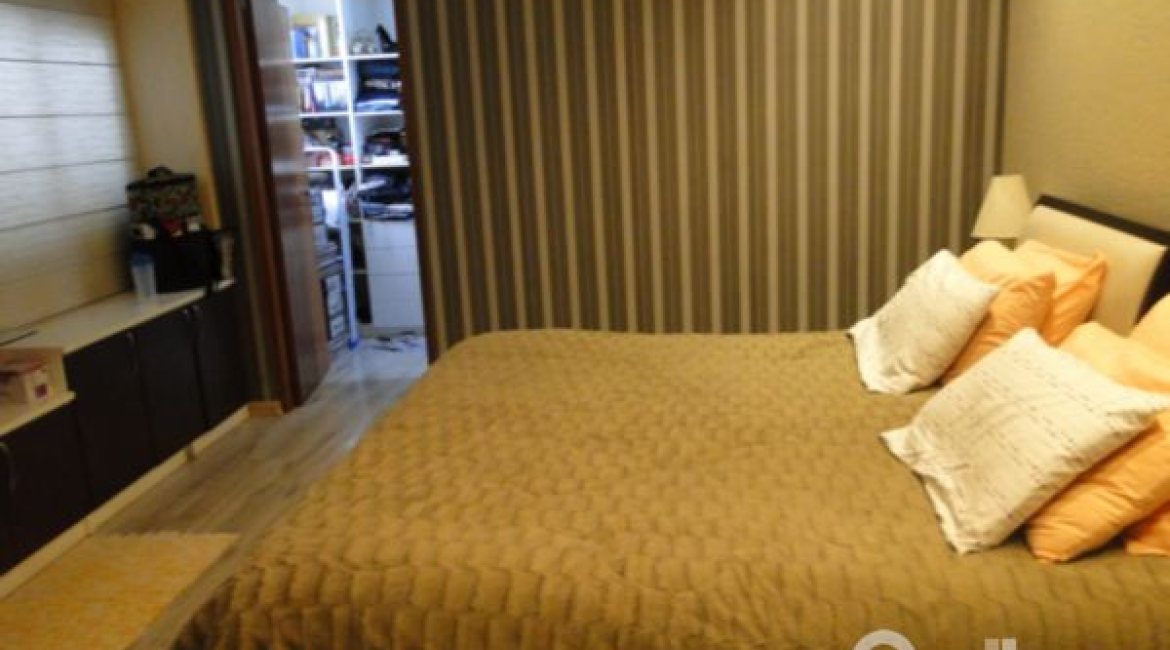 Casa à venda com 333m², 3 dormitórios, 1 suíte, 3 vagas, no bairro Ipanema em Porto Alegre