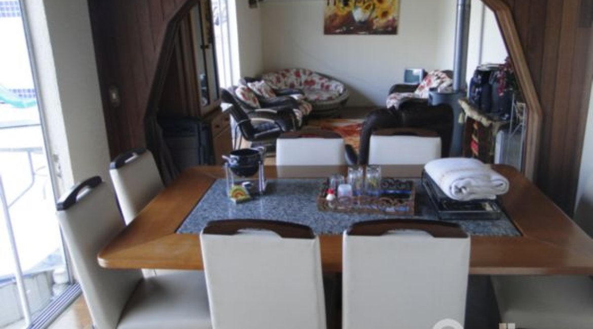 Casa à venda com 333m², 3 dormitórios, 1 suíte, 3 vagas, no bairro Ipanema em Porto Alegre