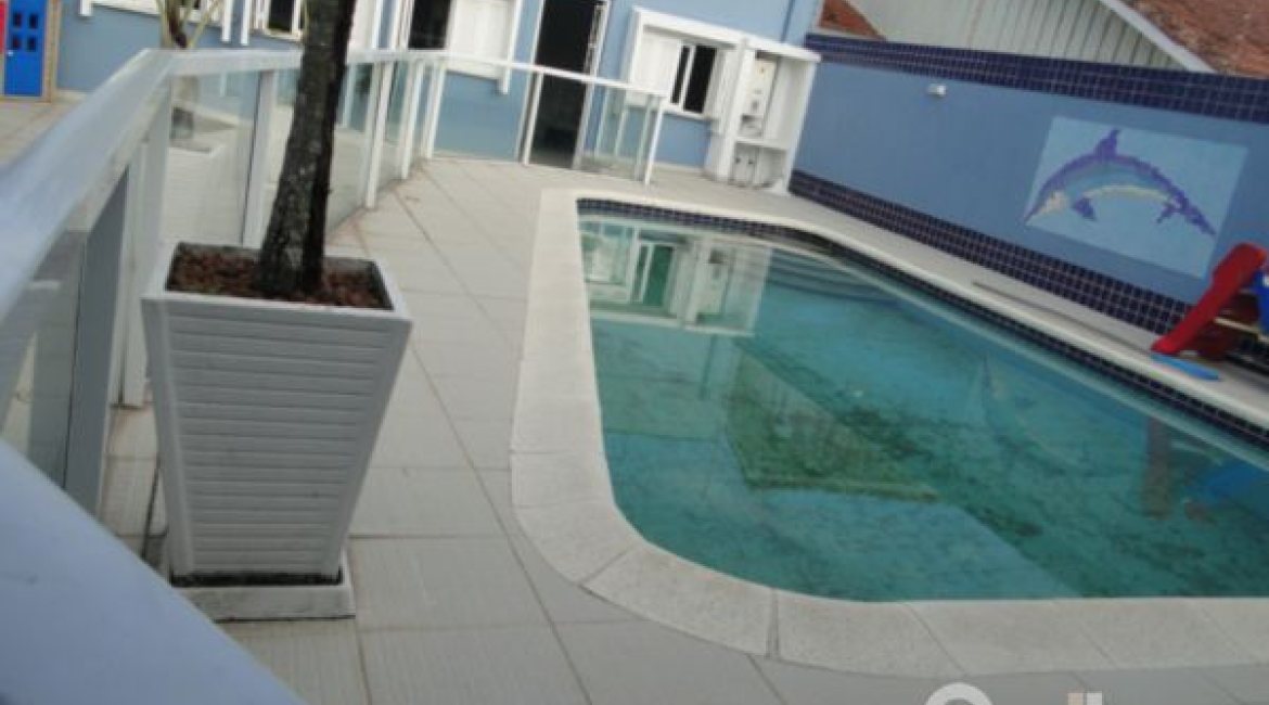 Casa à venda com 333m², 3 dormitórios, 1 suíte, 3 vagas, no bairro Ipanema em Porto Alegre