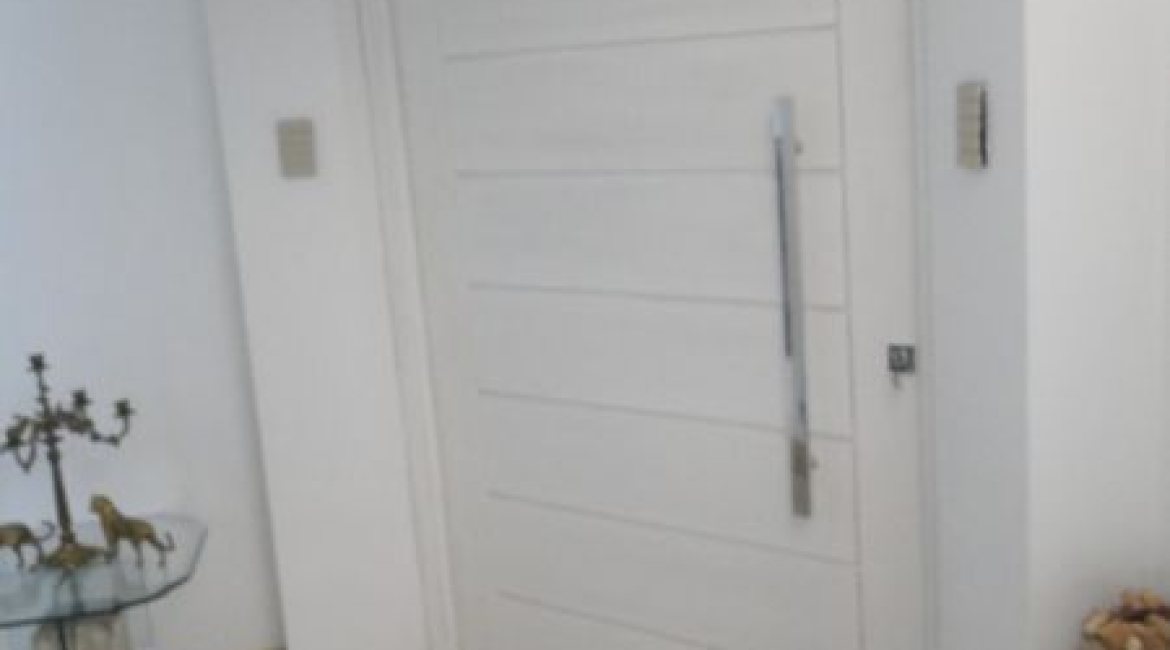 Casa à venda com 333m², 3 dormitórios, 1 suíte, 3 vagas, no bairro Ipanema em Porto Alegre