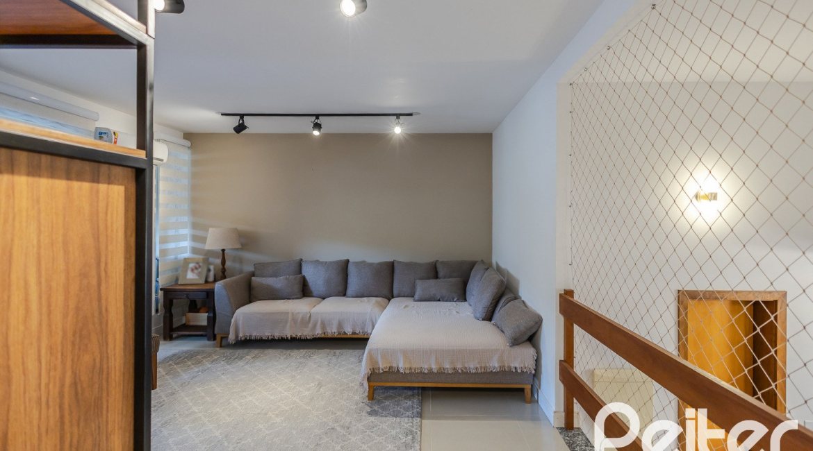 Casa em Condomínio à venda com 185m², 3 dormitórios, 1 suíte, 2 vagas, no bairro Vila Nova em PORTO ALEGRE