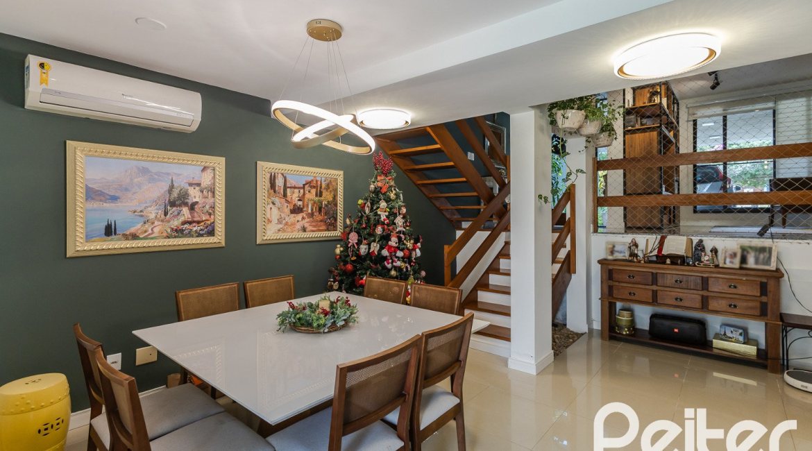 Casa em Condomínio à venda com 185m², 3 dormitórios, 1 suíte, 2 vagas, no bairro Vila Nova em PORTO ALEGRE