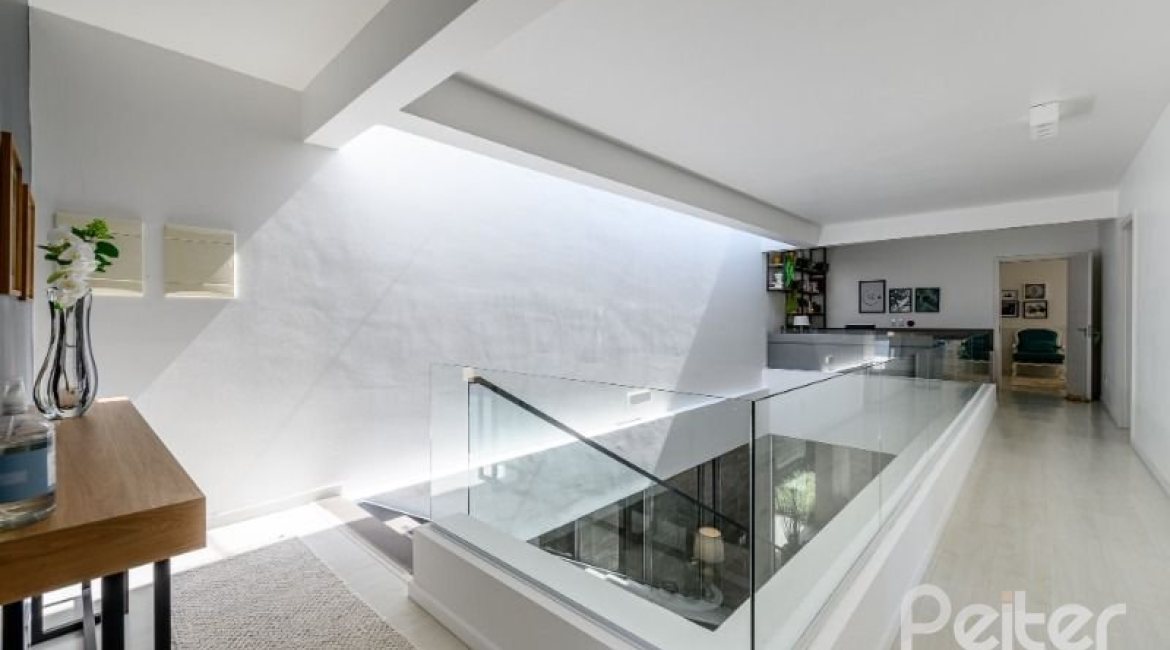 Casa em Condomínio à venda com 339m², 4 dormitórios, 4 suítes, 4 vagas, no bairro Terra Ville em PORTO ALEGRE