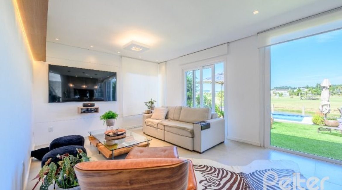 Casa em Condomínio à venda com 339m², 4 dormitórios, 4 suítes, 4 vagas, no bairro Terra Ville em PORTO ALEGRE