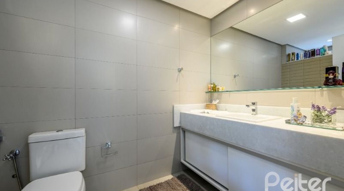 Casa em Condomínio à venda com 339m², 4 dormitórios, 4 suítes, 4 vagas, no bairro Terra Ville em PORTO ALEGRE