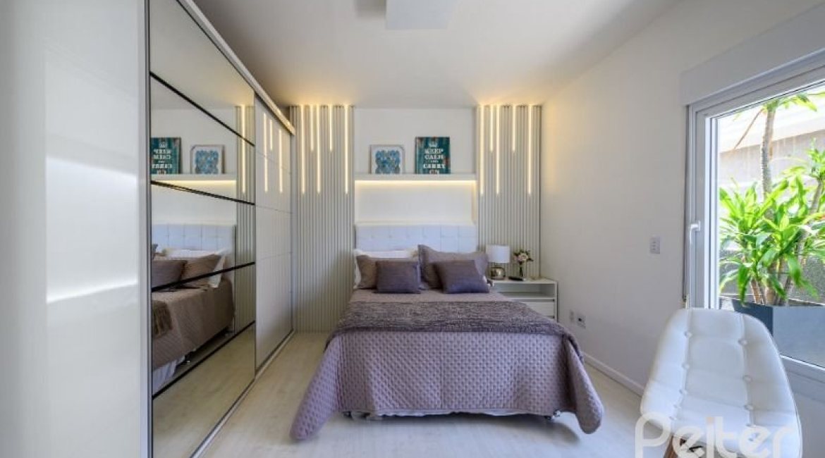 Casa em Condomínio à venda com 339m², 4 dormitórios, 4 suítes, 4 vagas, no bairro Terra Ville em PORTO ALEGRE