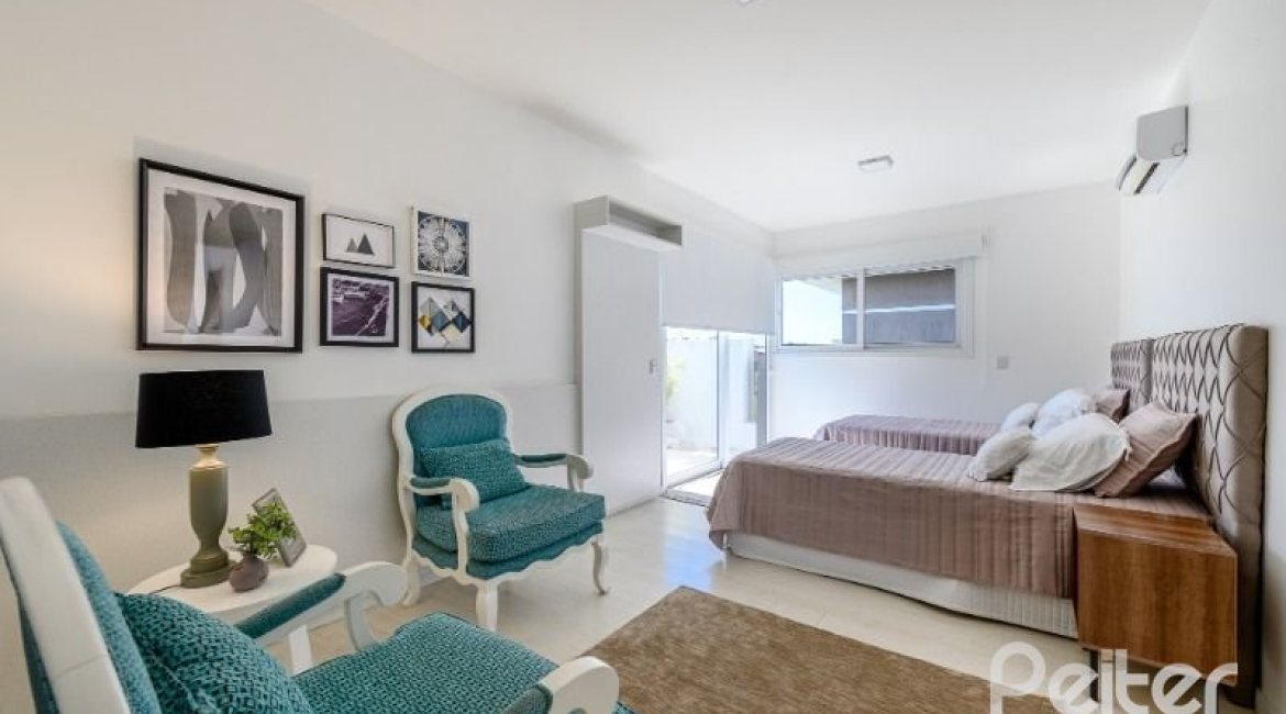 Casa em Condomínio à venda com 339m², 4 dormitórios, 4 suítes, 4 vagas, no bairro Terra Ville em PORTO ALEGRE