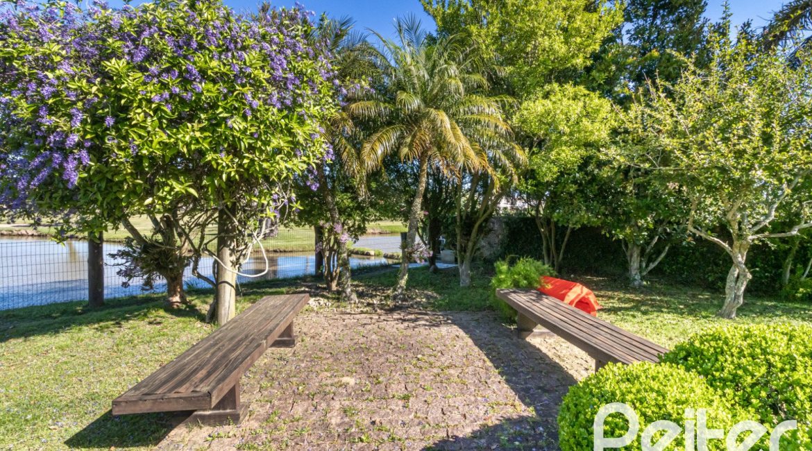 Casa em Condomínio à venda com 533m², 4 dormitórios, 2 suítes, 6 vagas, no bairro Terra Ville em PORTO ALEGRE