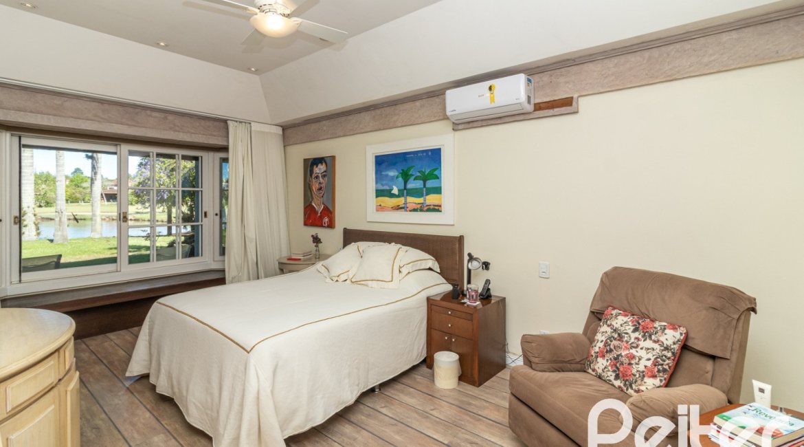 Casa em Condomínio à venda com 533m², 4 dormitórios, 2 suítes, 6 vagas, no bairro Terra Ville em PORTO ALEGRE