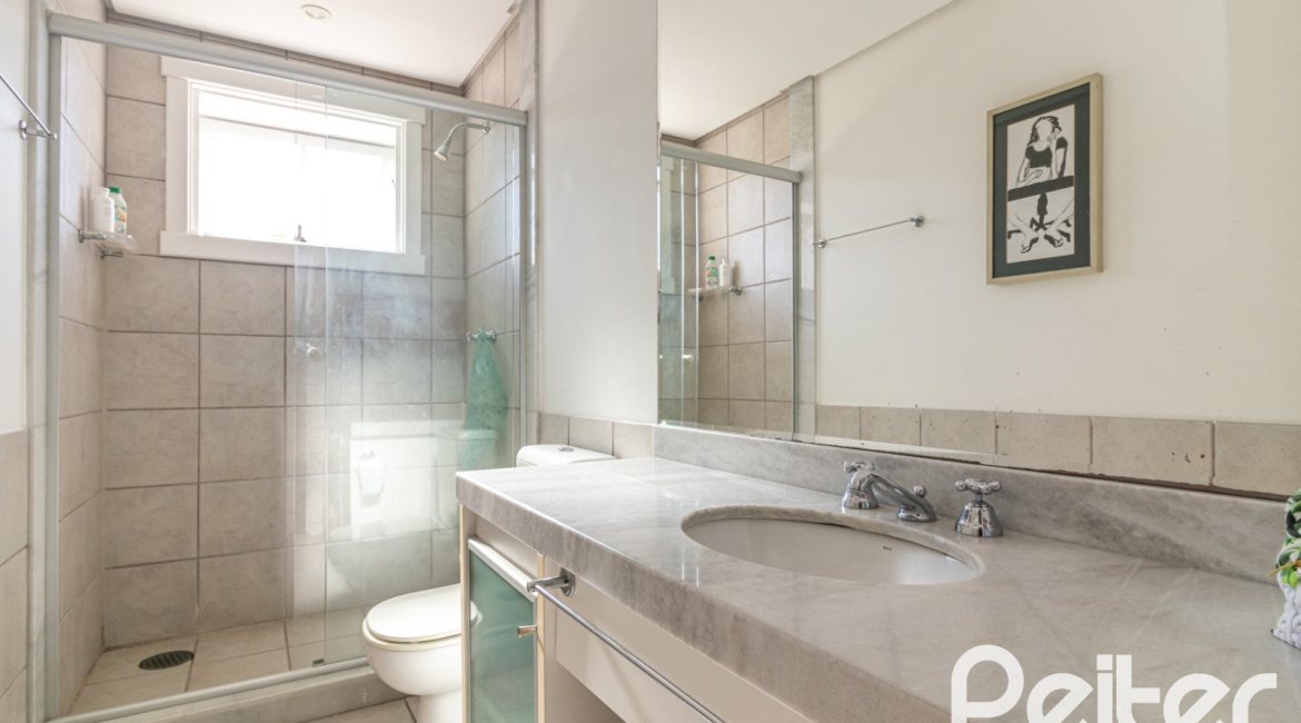 Casa em Condomínio à venda com 533m², 4 dormitórios, 2 suítes, 6 vagas, no bairro Terra Ville em PORTO ALEGRE