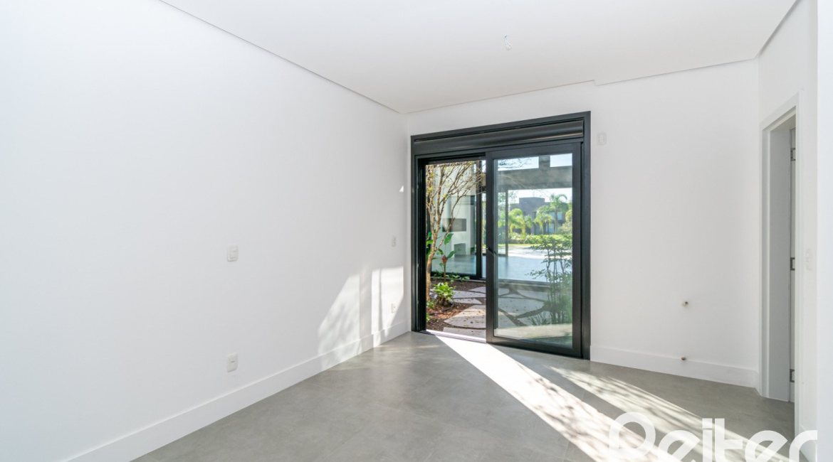 Casa em Condomínio à venda com 389m², 4 dormitórios, 4 suítes, 4 vagas, no bairro Terra Ville em PORTO ALEGRE