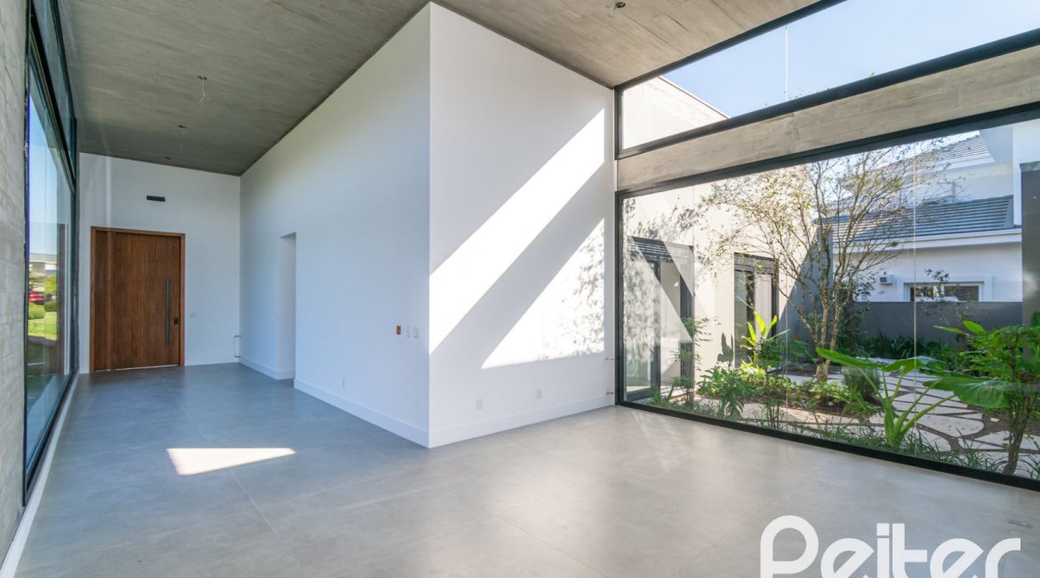 Casa em Condomínio à venda com 389m², 4 dormitórios, 4 suítes, 4 vagas, no bairro Terra Ville em PORTO ALEGRE
