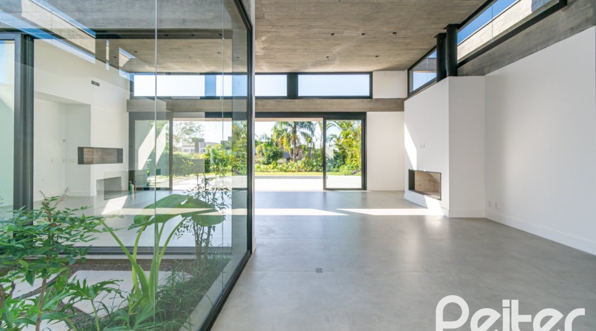 Casa em Condomínio à venda com 389m², 4 dormitórios, 4 suítes, 4 vagas, no bairro Terra Ville em PORTO ALEGRE