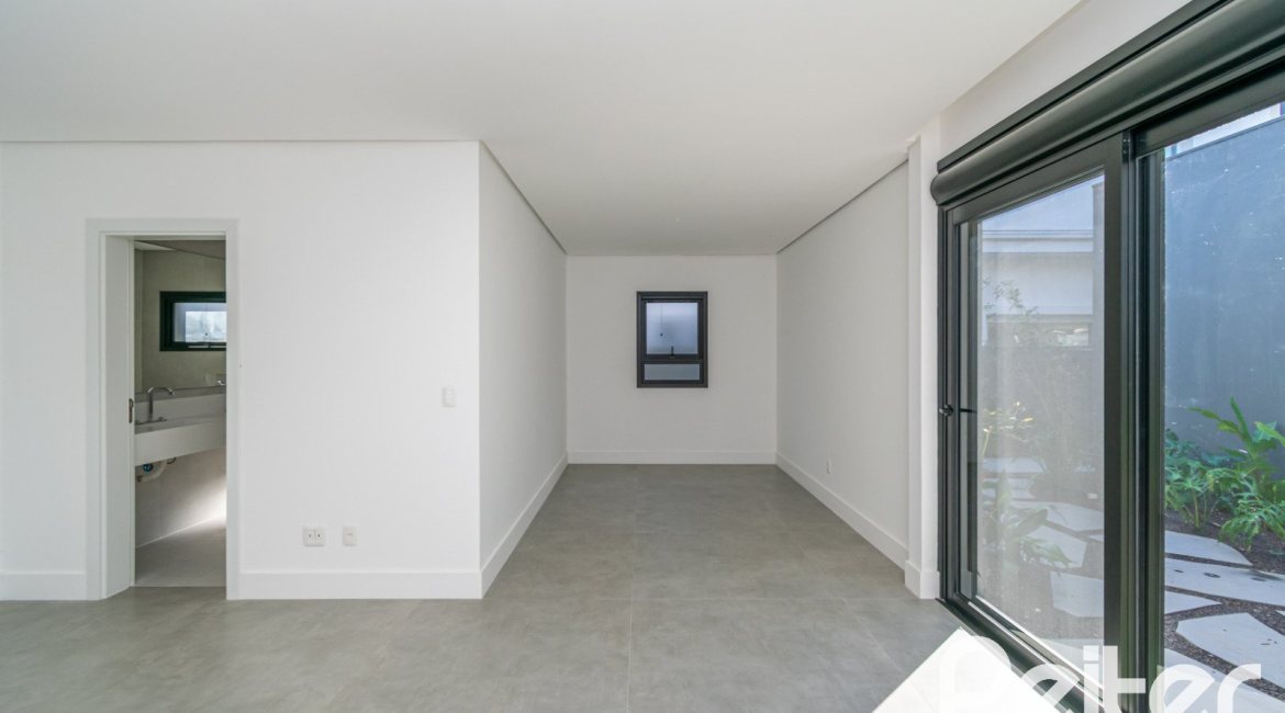 Casa em Condomínio à venda com 389m², 4 dormitórios, 4 suítes, 4 vagas, no bairro Terra Ville em PORTO ALEGRE