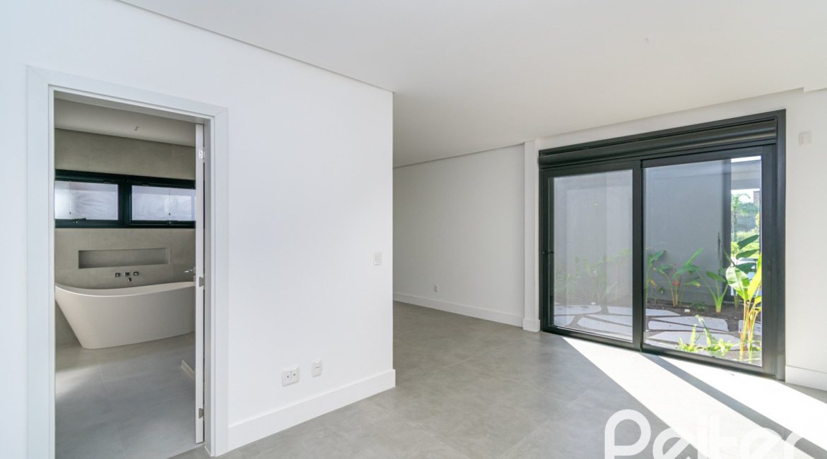 Casa em Condomínio à venda com 389m², 4 dormitórios, 4 suítes, 4 vagas, no bairro Terra Ville em PORTO ALEGRE