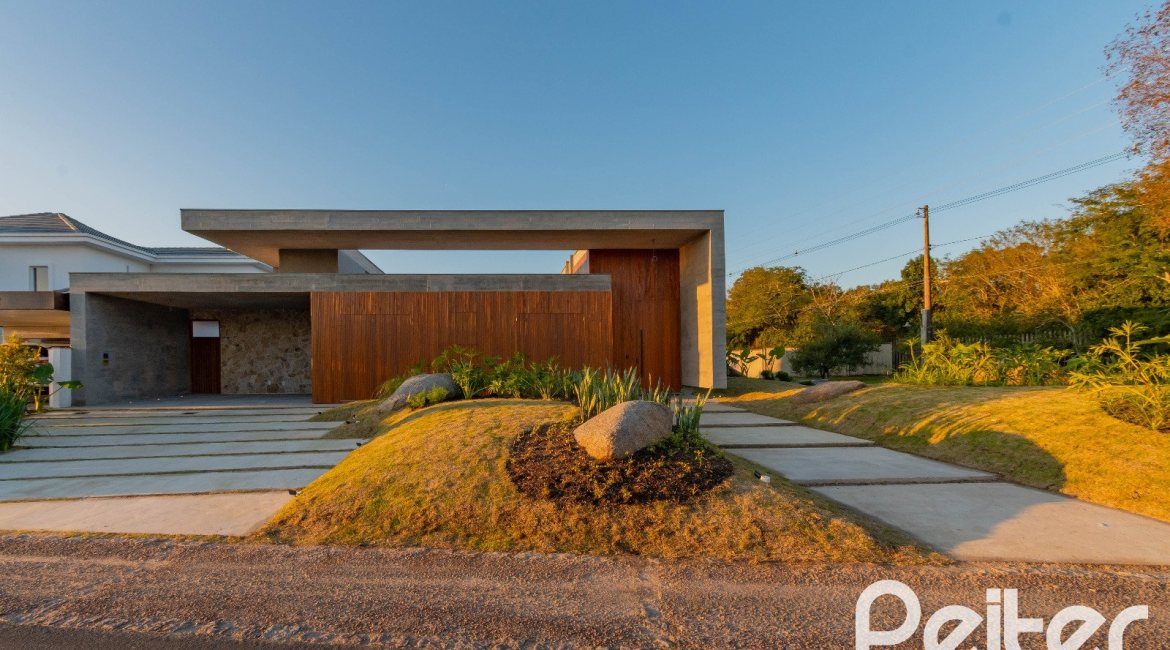 Casa em Condomínio à venda com 389m², 4 dormitórios, 4 suítes, 4 vagas, no bairro Terra Ville em PORTO ALEGRE
