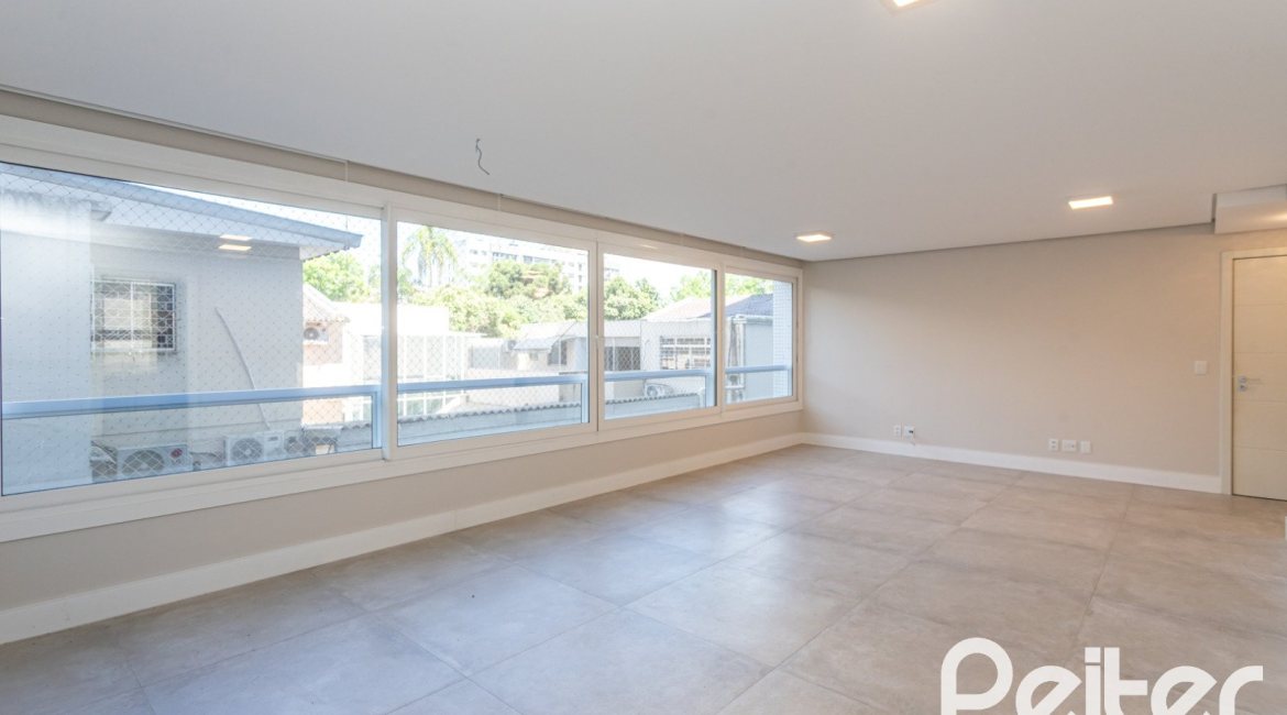 Apartamento à venda com 142m², 3 dormitórios, 1 suíte, 2 vagas, no bairro Tristeza em PORTO ALEGRE