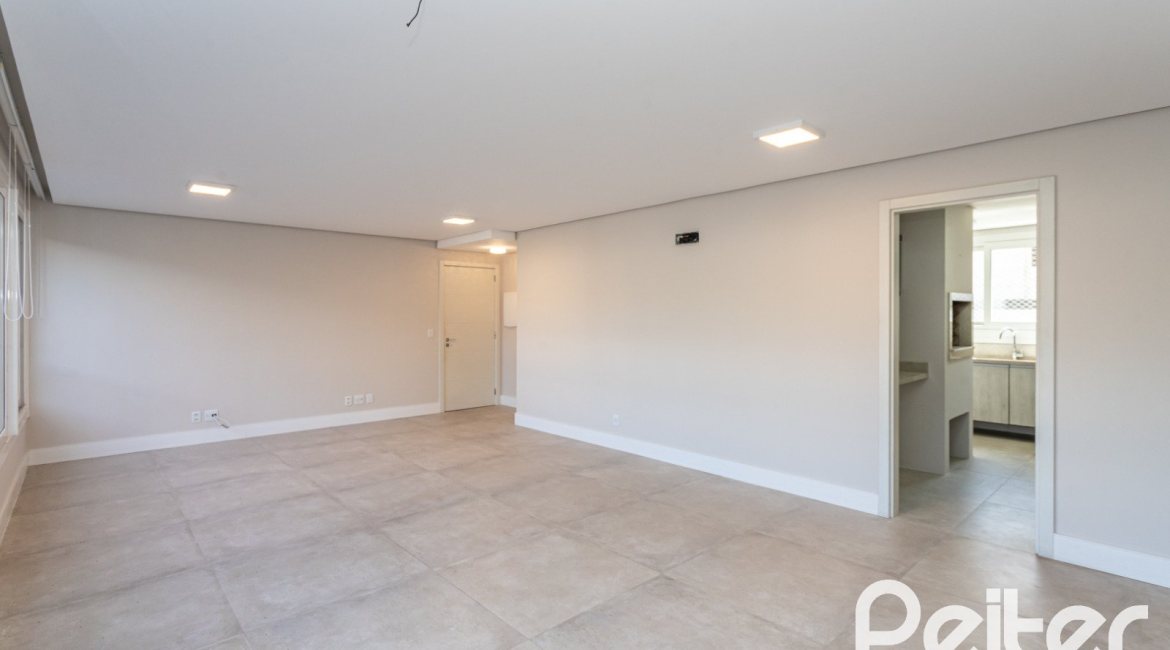 Apartamento à venda com 142m², 3 dormitórios, 1 suíte, 2 vagas, no bairro Tristeza em PORTO ALEGRE