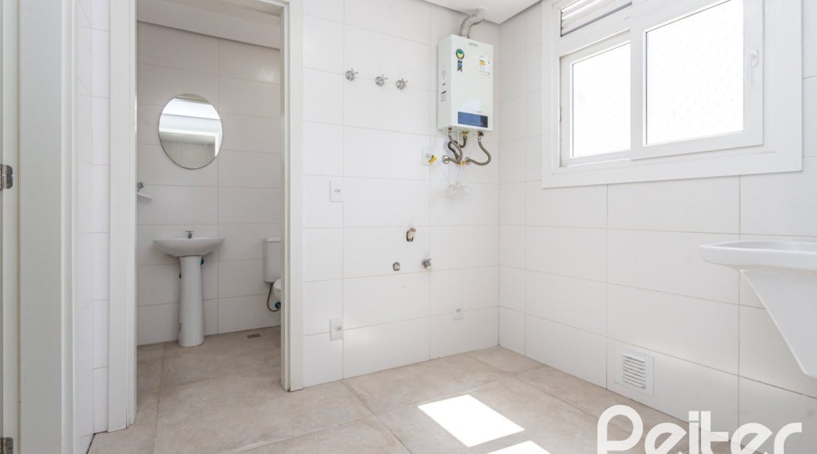 Apartamento à venda com 142m², 3 dormitórios, 1 suíte, 2 vagas, no bairro Tristeza em PORTO ALEGRE