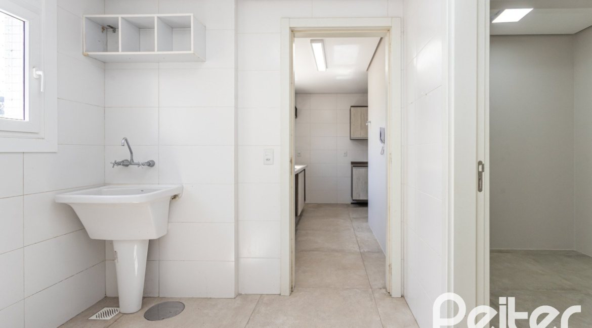 Apartamento à venda com 142m², 3 dormitórios, 1 suíte, 2 vagas, no bairro Tristeza em PORTO ALEGRE