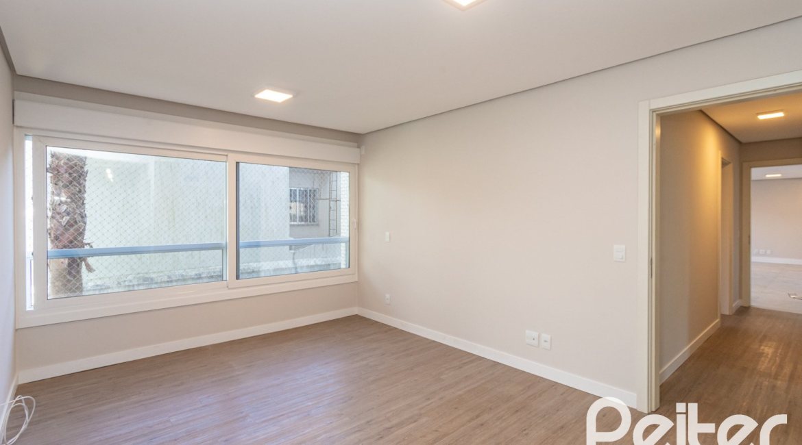 Apartamento à venda com 142m², 3 dormitórios, 1 suíte, 2 vagas, no bairro Tristeza em PORTO ALEGRE