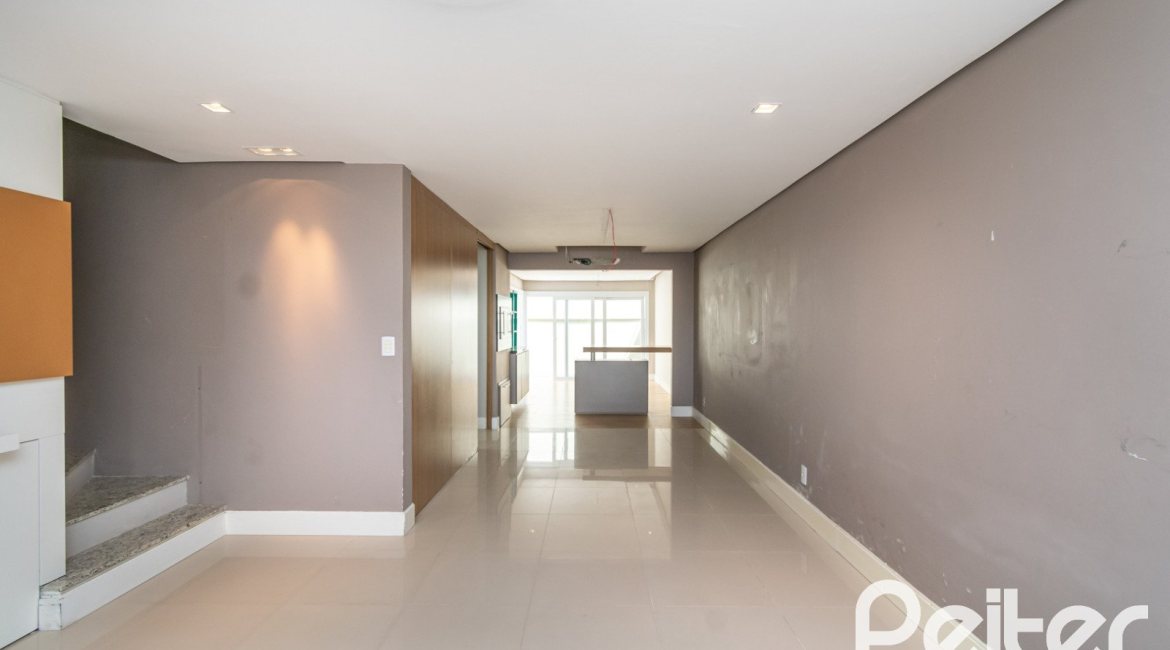 Casa em Condomínio à venda com 210m², 4 dormitórios, 3 suítes, 3 vagas, no bairro Tristeza em Porto Alegre