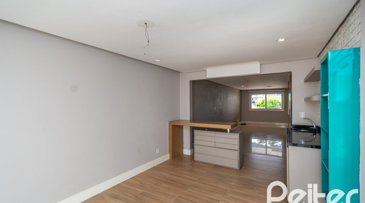 Casa em Condomínio à venda com 210m², 4 dormitórios, 3 suítes, 3 vagas, no bairro Tristeza em Porto Alegre