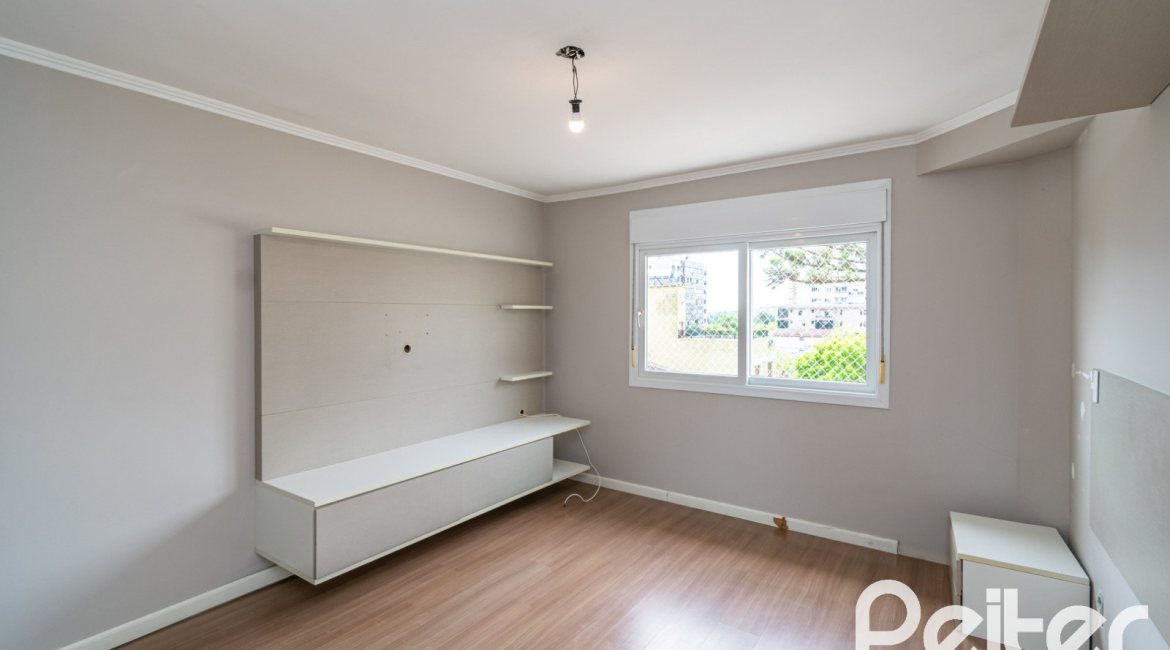 Casa em Condomínio à venda com 210m², 4 dormitórios, 3 suítes, 3 vagas, no bairro Tristeza em Porto Alegre