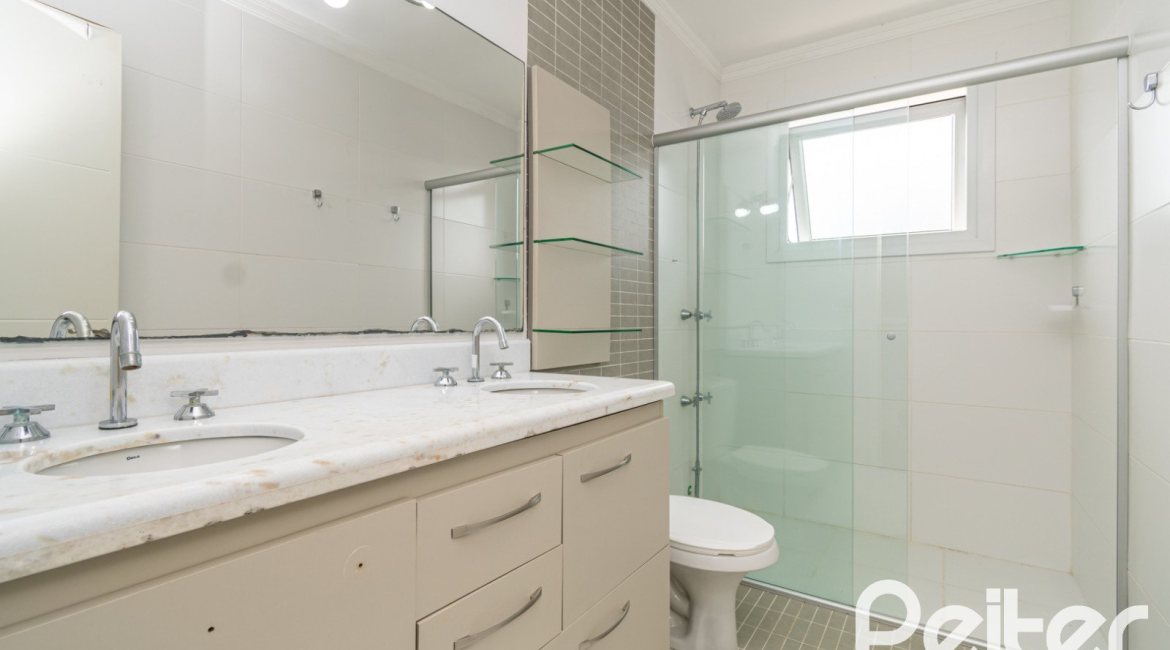 Casa em Condomínio à venda com 210m², 4 dormitórios, 3 suítes, 3 vagas, no bairro Tristeza em Porto Alegre