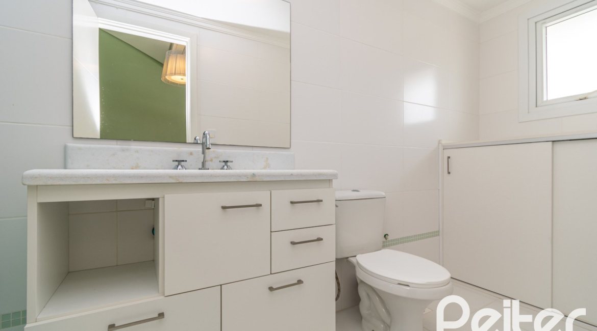 Casa em Condomínio à venda com 210m², 4 dormitórios, 3 suítes, 3 vagas, no bairro Tristeza em Porto Alegre