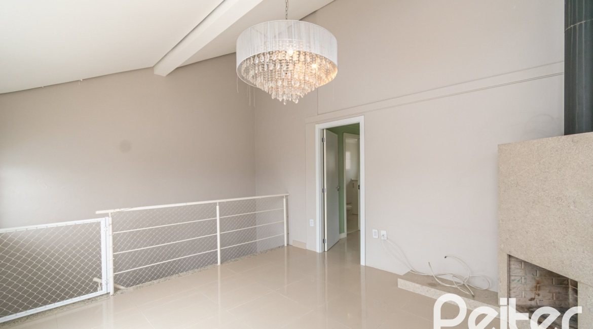 Casa em Condomínio à venda com 210m², 4 dormitórios, 3 suítes, 3 vagas, no bairro Tristeza em Porto Alegre