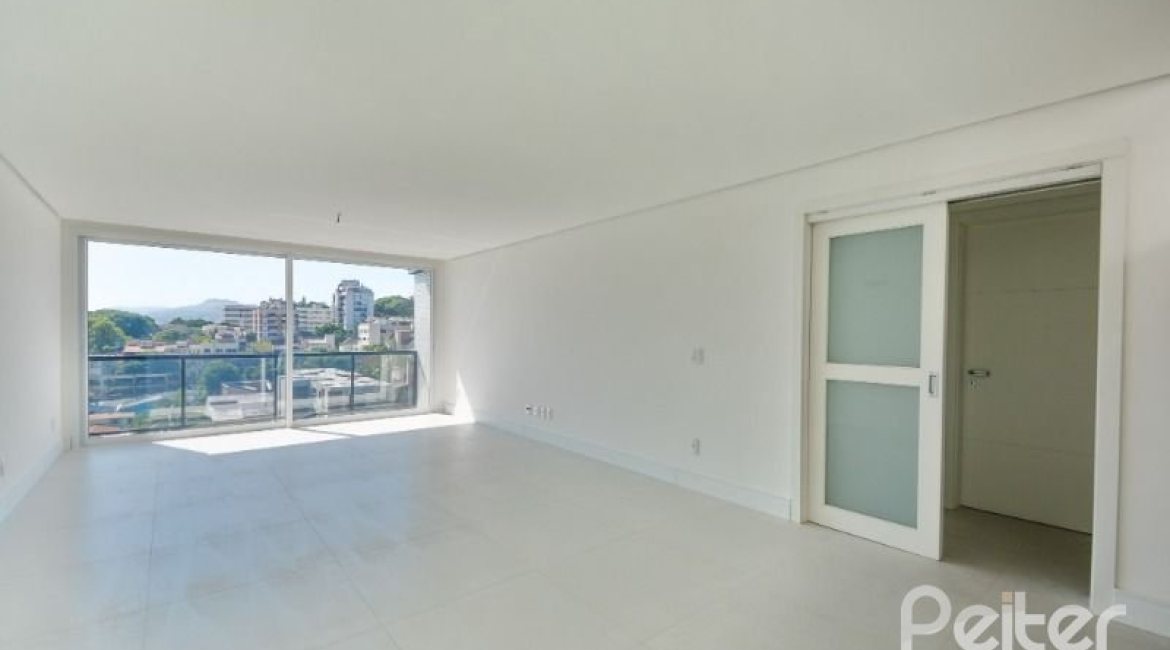 Cobertura à venda com 364m², 3 dormitórios, 2 suítes, 3 vagas, no bairro Tristeza em PORTO ALEGRE