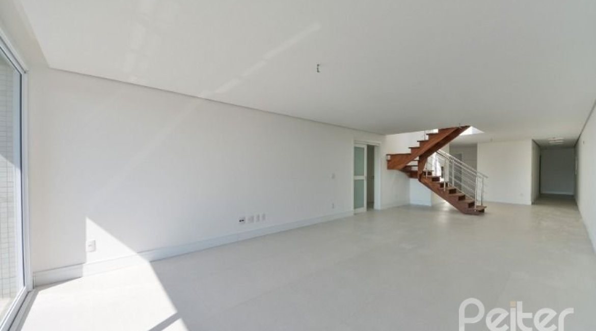 Cobertura à venda com 364m², 3 dormitórios, 2 suítes, 3 vagas, no bairro Tristeza em PORTO ALEGRE