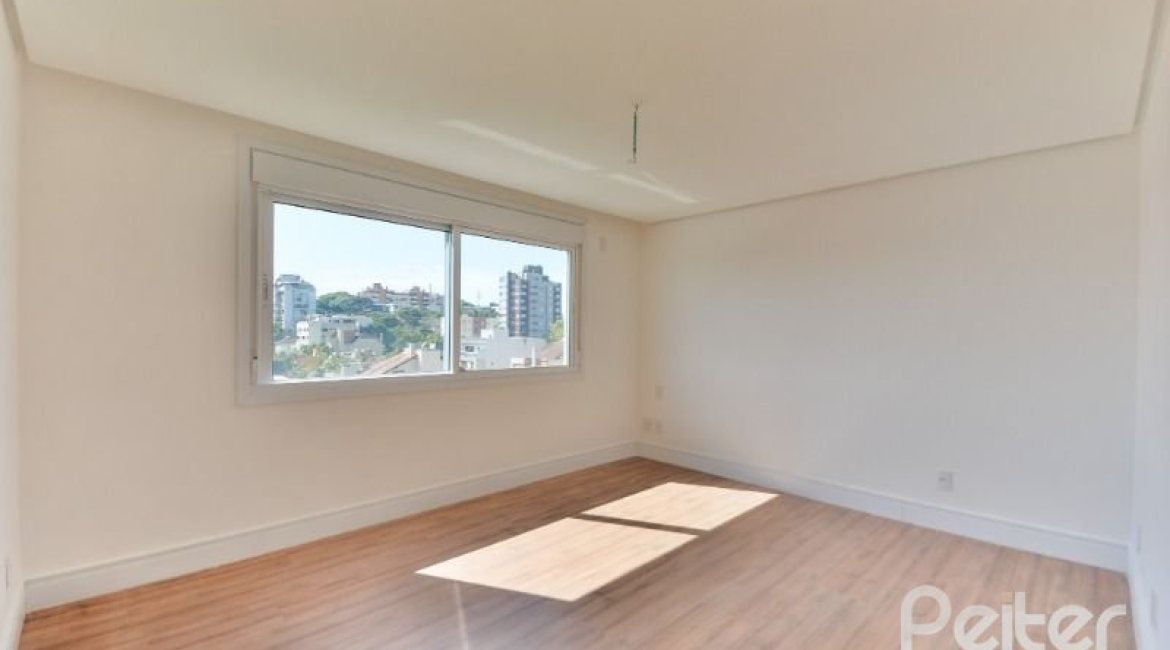 Cobertura à venda com 364m², 3 dormitórios, 2 suítes, 3 vagas, no bairro Tristeza em PORTO ALEGRE