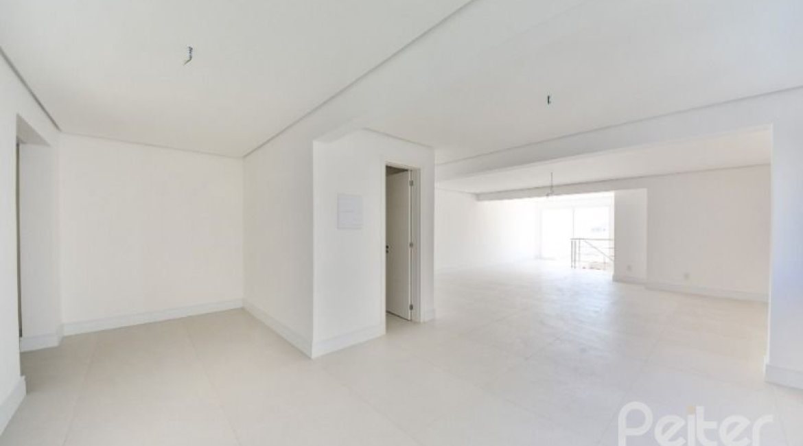 Cobertura à venda com 364m², 3 dormitórios, 2 suítes, 3 vagas, no bairro Tristeza em PORTO ALEGRE