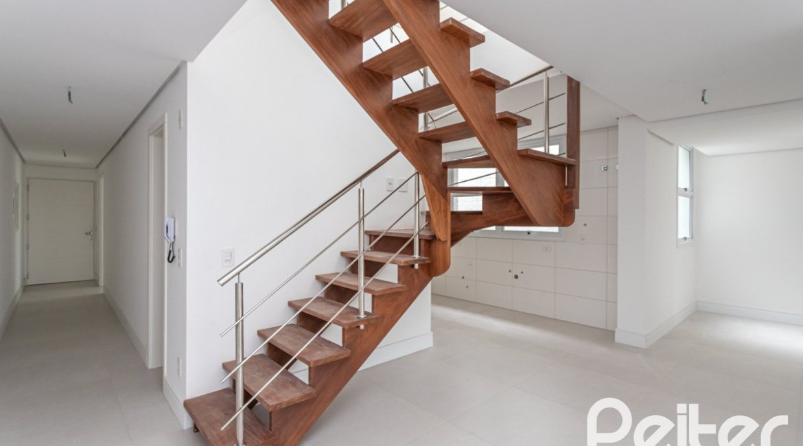 Cobertura à venda com 264m², 3 dormitórios, 3 suítes, 3 vagas, no bairro Tristeza em PORTO ALEGRE