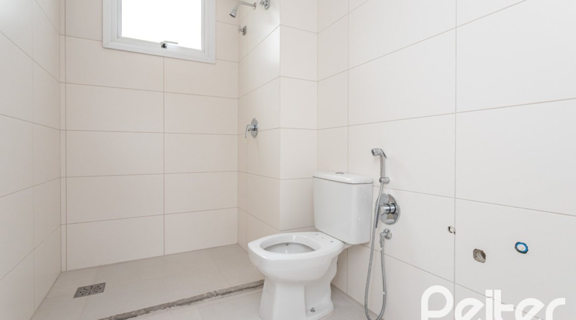 Cobertura à venda com 264m², 3 dormitórios, 3 suítes, 3 vagas, no bairro Tristeza em PORTO ALEGRE