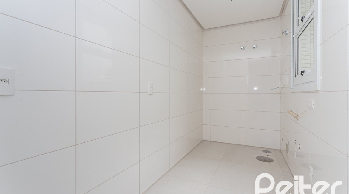 Cobertura à venda com 264m², 3 dormitórios, 3 suítes, 3 vagas, no bairro Tristeza em PORTO ALEGRE