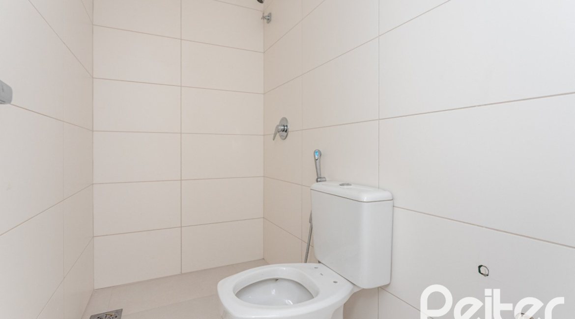 Cobertura à venda com 264m², 3 dormitórios, 3 suítes, 3 vagas, no bairro Tristeza em PORTO ALEGRE