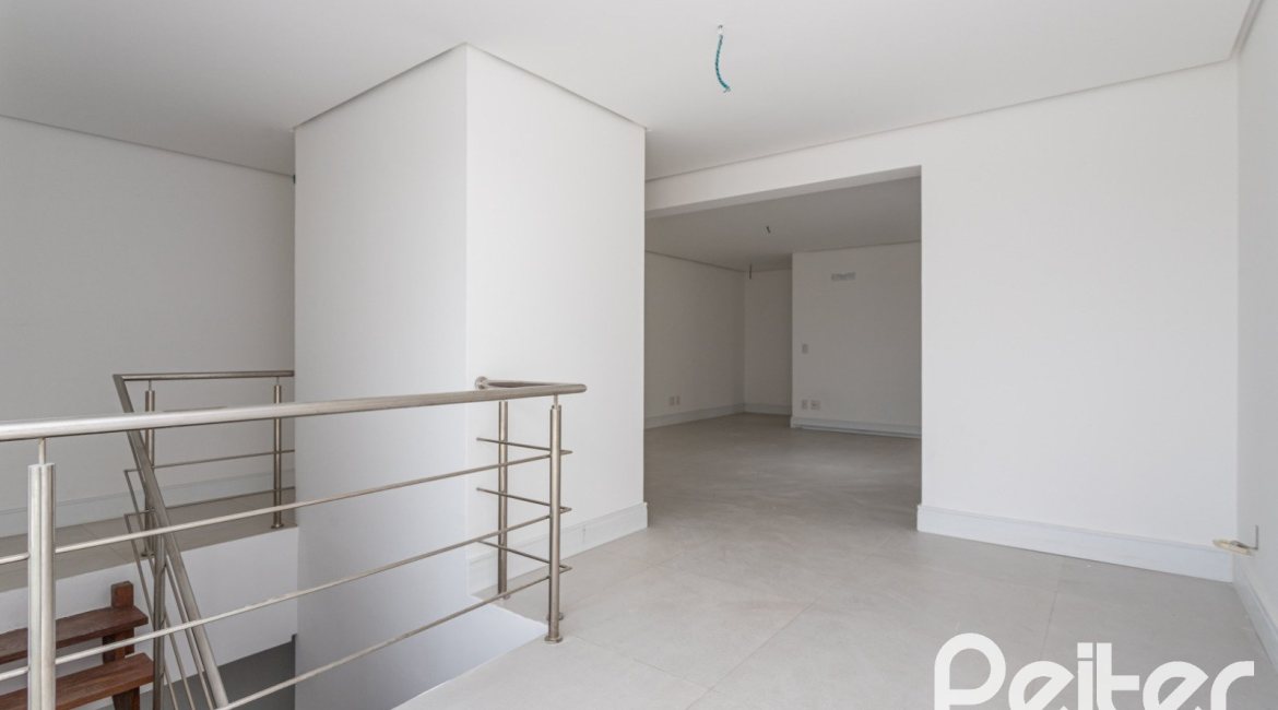 Cobertura à venda com 264m², 3 dormitórios, 3 suítes, 3 vagas, no bairro Tristeza em PORTO ALEGRE