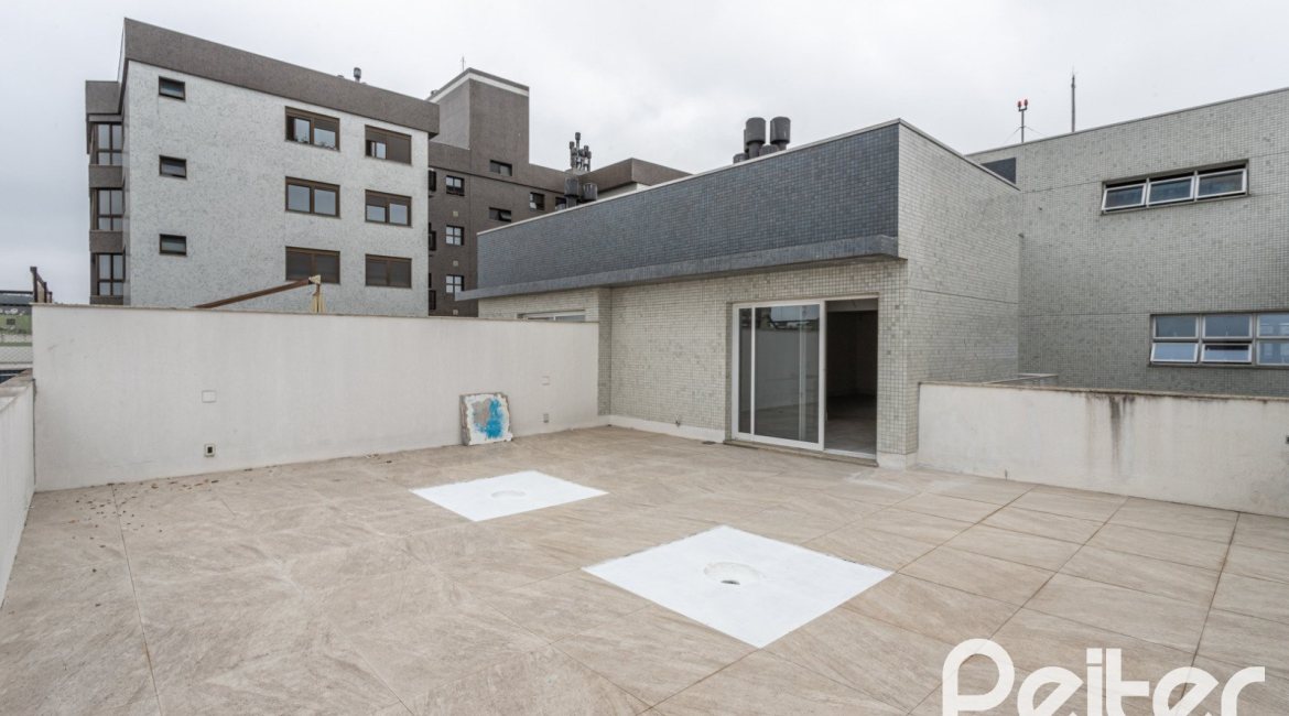 Cobertura à venda com 264m², 3 dormitórios, 3 suítes, 3 vagas, no bairro Tristeza em PORTO ALEGRE
