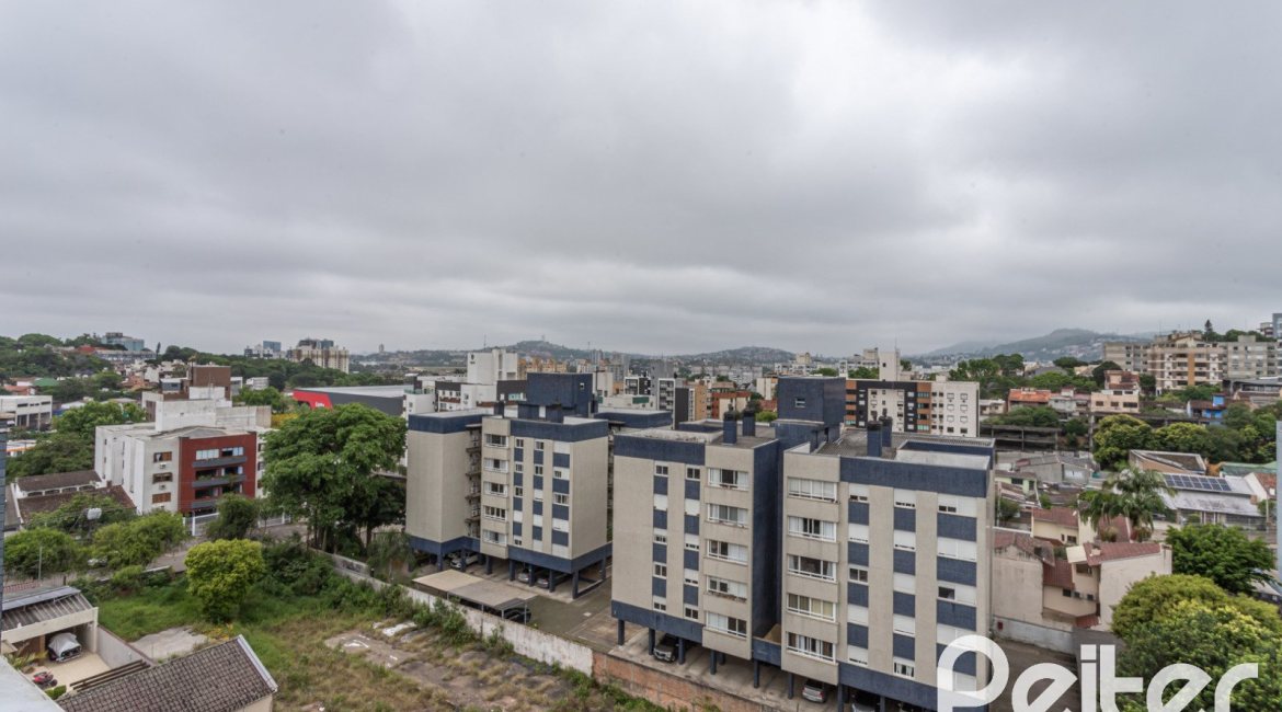 Cobertura à venda com 264m², 3 dormitórios, 3 suítes, 3 vagas, no bairro Tristeza em PORTO ALEGRE