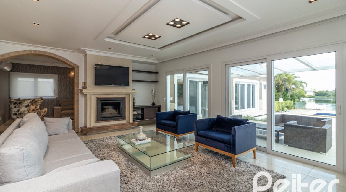 Casa em Condomínio à venda com 445m², 4 dormitórios, 4 suítes, 4 vagas, no bairro Terra Ville em Porto Alegre